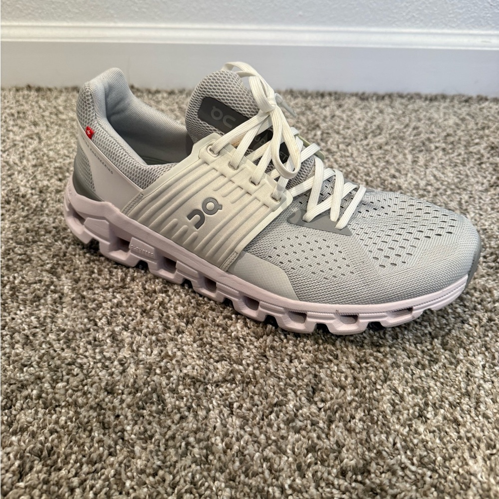 On Running Women's Gray Running Shoes - Picture 4 of 6